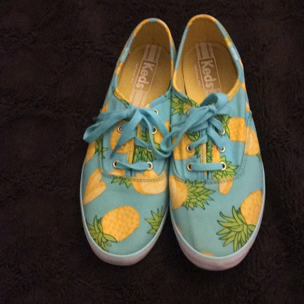 Cute summer sneakers with pineapple design